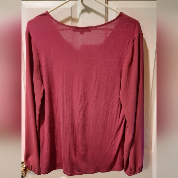 Loft Blouse Womans Medium Plum Purple Long Sleeve Lightweight Flowy V-neck - Picture 5 of 6